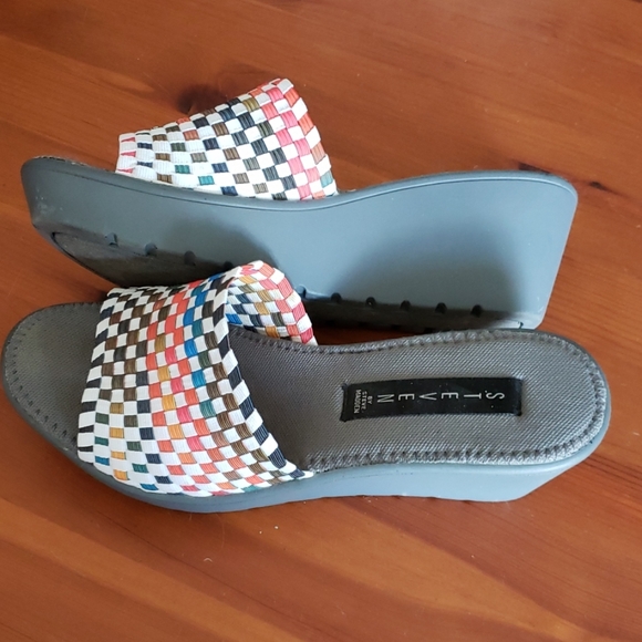 Steven Madden-Slide Wedge Sandals-EUC - Picture 2 of 3